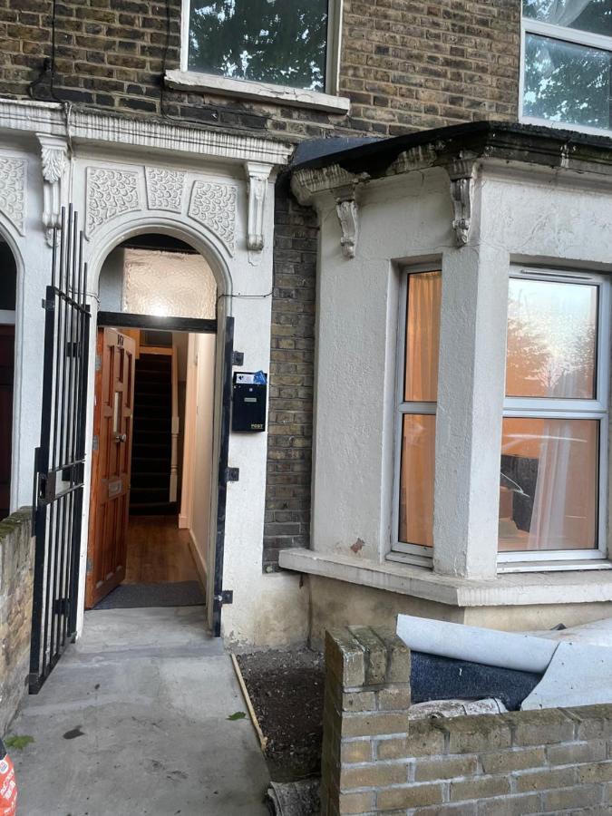 147 Knapp Road House London Bagian luar foto